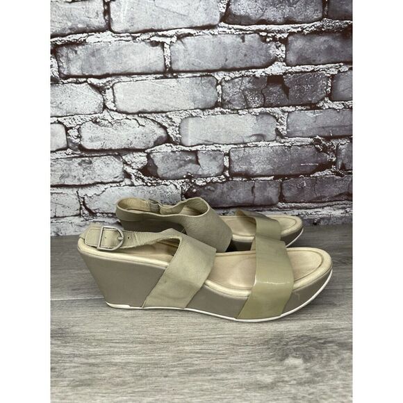 TSUBO Taupe Soft Leather Patent Open Toe Strap Wedge Sandals Size 8.5M US/39.5EU - Picture 10 of 16